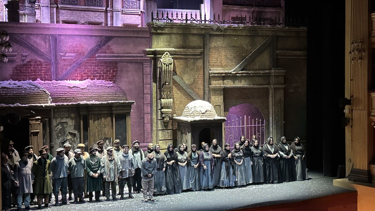 La Bohème de Giacomo Puccini en el Teatro Solís: Experiencia Inolvidable de Ópera en Montevideo