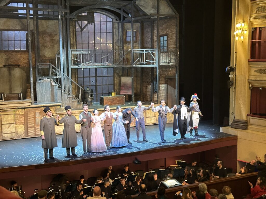 La Bohème de Giacomo Puccini en el Teatro Solís: Experiencia Inolvidable de Ópera en Montevideo